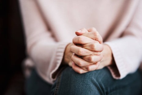 woman praying.jpg